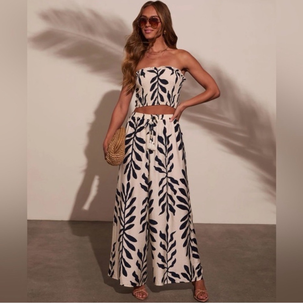 Aakaa Monochrome Leaf Pattern Dress